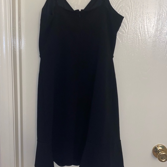 Black Mid Dress - Picture 5 of 5